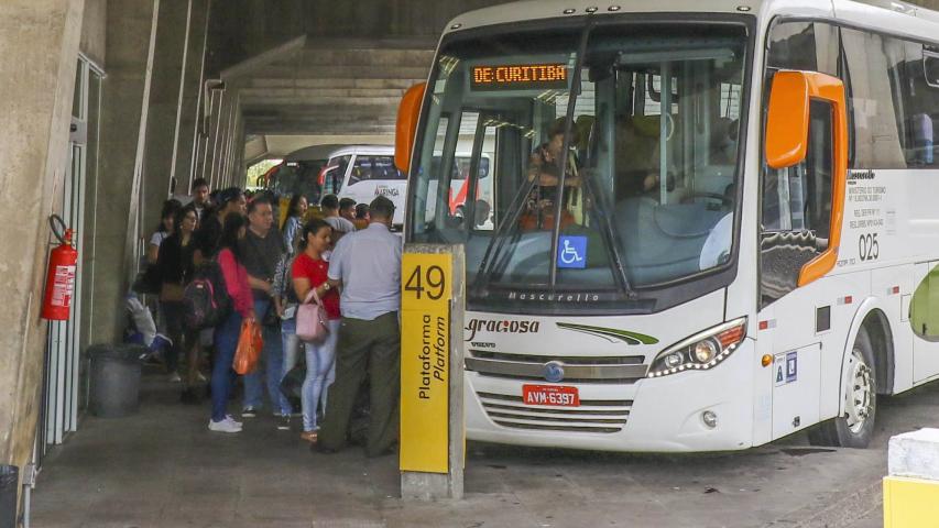Passagens de ônibus do transporte rodoviário de longa distância e metropolitano do interior terão redução a partir de maio